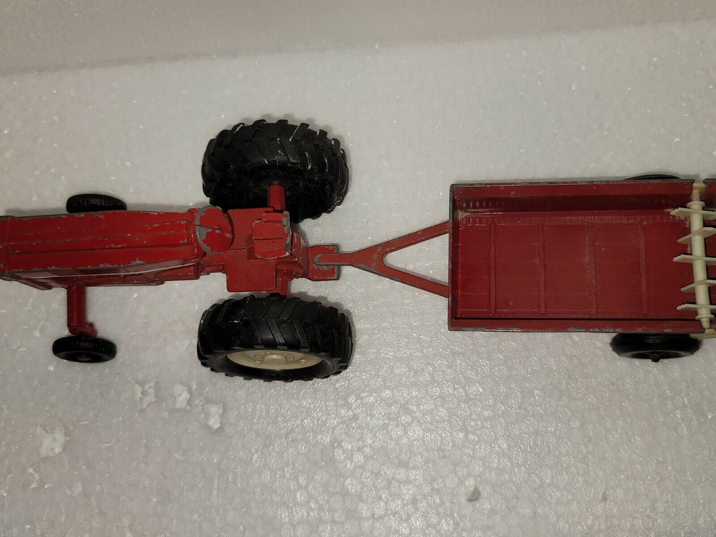 Vintage Ertl International Harvester Tractor & Manure Spreader 1/32 