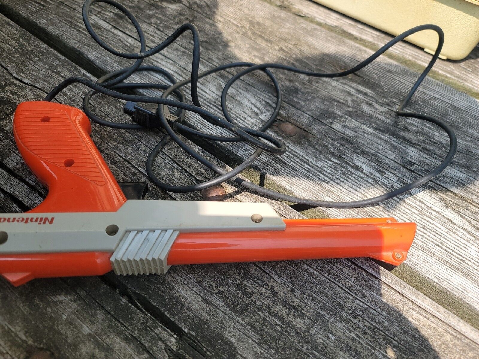 VINTAGE NINTENDO PISTOL CONTROLLER 1985, ZAPPER