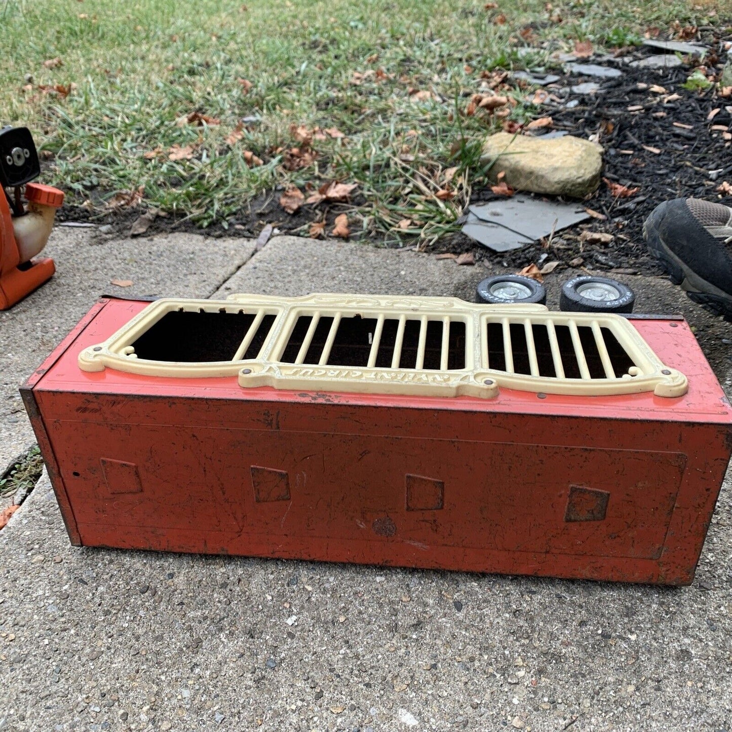 VINTAGE Nylint Pressed Steel 1970's Yellow Tractor / Nylint Circus Trailer ONLY